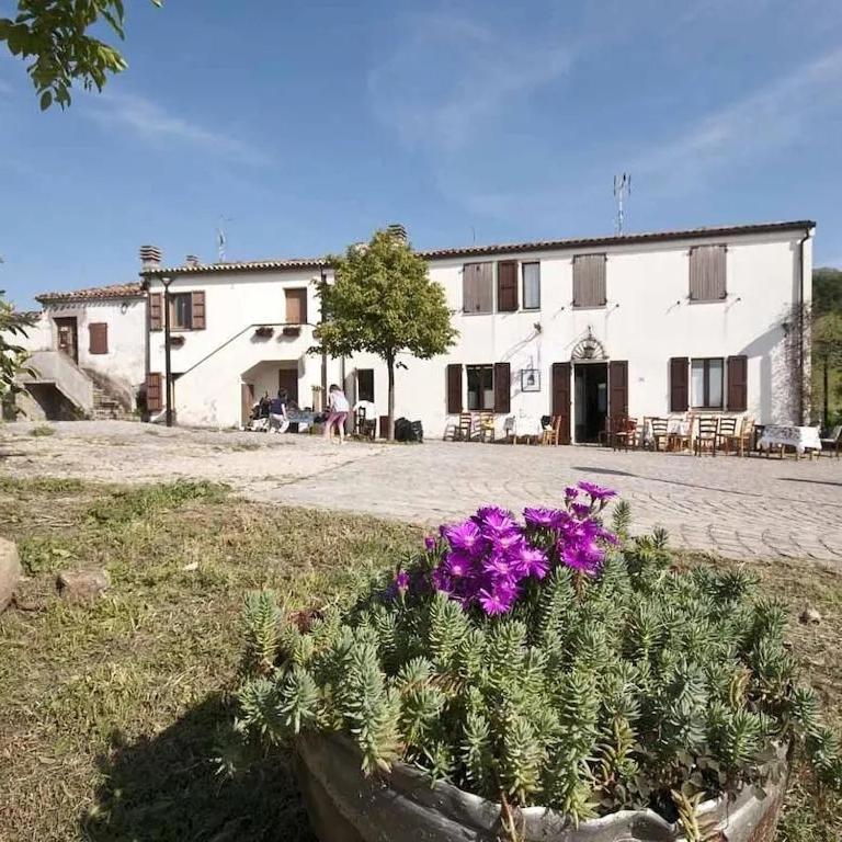 Locanda Delle Grotte Di Onferno Gemmano Exterior foto